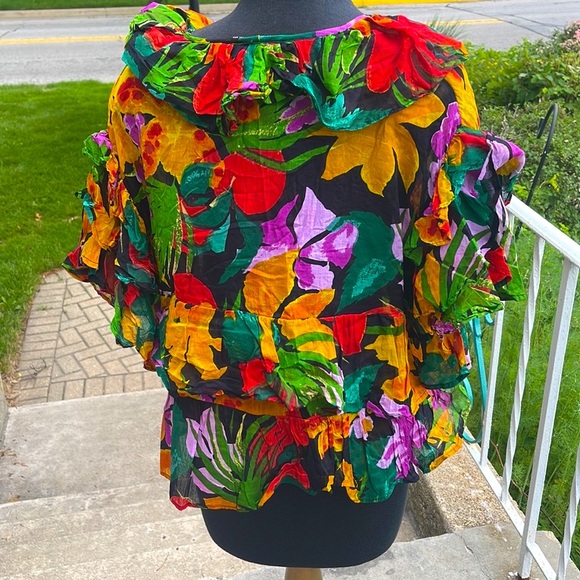 Bright Floral gauze crop top# - Picture 3 of 7